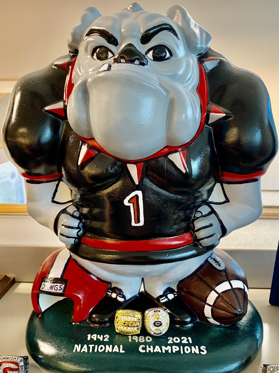 Ohiogabulldog's tweet photo. @TroyBowles23 @1CoachCoop @Hayesfawcett3 @JesuitTigers_FB @TeamTampa813 @KirbySmartUGA @GeorgiaFootball Welcome to #DawgNation and #GoDawgs #LBU #AnotherNatty https://t.co/eGNLJDbSRU