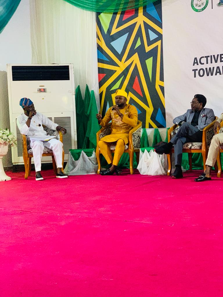 Àwòfé Ọkọ Àṣàkẹ́ tweet media