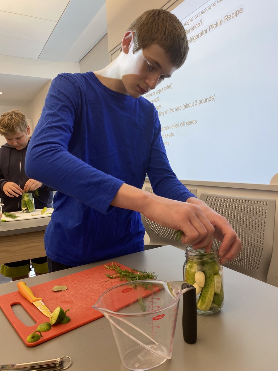 D_ESchool's tweet photo. Week 3 just wrapped up for D-E 360º Summer! Discoveries &amp; Adventures campers enjoyed arts, science projects, sports, &amp; more. Our older “Cooking Around the World” and “STEM Leadership/Industrial Design” campers are enjoying hands-on learning experiences!  https://t.co/dgwZOpzXNb https://t.co/EOnn1KWE9s