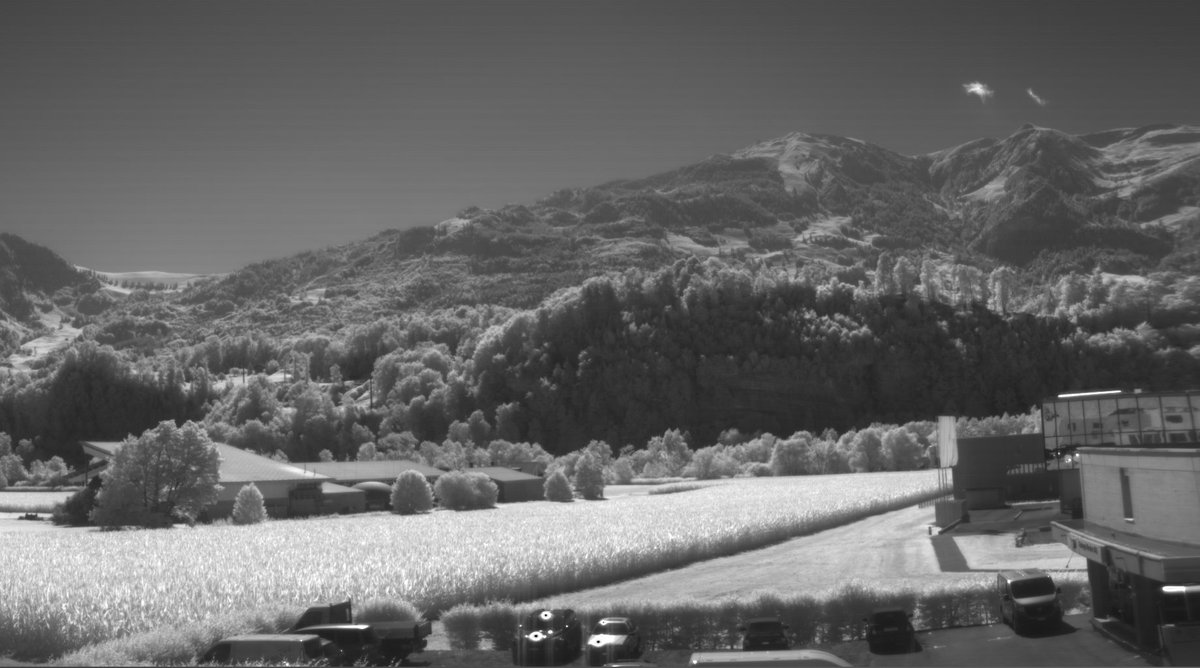 diyoptics's tweet image. We will soon offer shortwave infrared (SWIR) services.. 800-1700nm imaging with InGaAs sensors: great visibility through smoke, seeing through plastics, distinguishing materials by reflectance difference and much more

#SWIR #shortwaveinfrared #ingaas #linescan #trybeforebuy