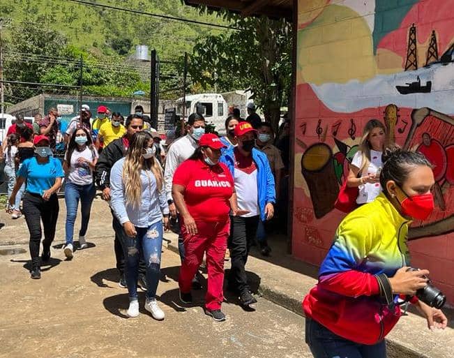 Estamos en el estado #Guárico como nos lo instruye nuestro <a href="/PartidoPSUV/">PSUV</a> en el sector Las Minas del municipio Roscio, San Juan de los Morros, vamos a juramentar nuestras #Bricomiles. ¡Vamos con todo! #16Jun.
