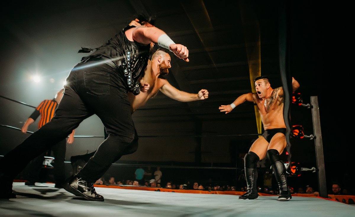 STLSamSnaps's tweet photo. 1/3 📸#TheAmericanWolves @RichardsWesley &amp; @TheEddieEdwards went to war with #TheSwitchblades @TheSamiCallihan &amp; @JonMoxley who reunited for the FIRST TIME since 2011! If you haven't seen this match yet, stop what you're doing and WATCH NOW on Fite! #CageOfHorrors https://t.co/DJsWUR4zMM