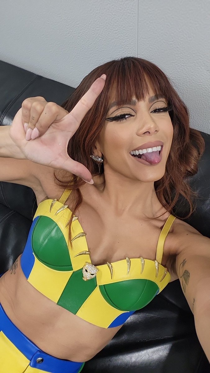 Anitta leva fecho da netflix no twitter : r/brasil