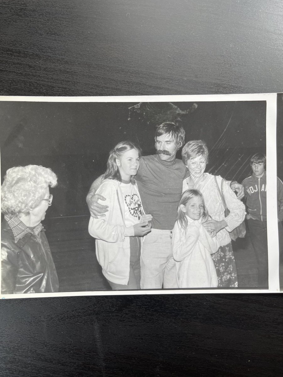 LookingSkyward's tweet photo. Stumbled across these family pics from one of Dad’s closed course long distance records. (LongEze FAI class C1b distance over a closed course of 7,725.3 km at Mojave, California on December 15, 1979) #rutan #dickrutan https://t.co/GEtkbZfrzM