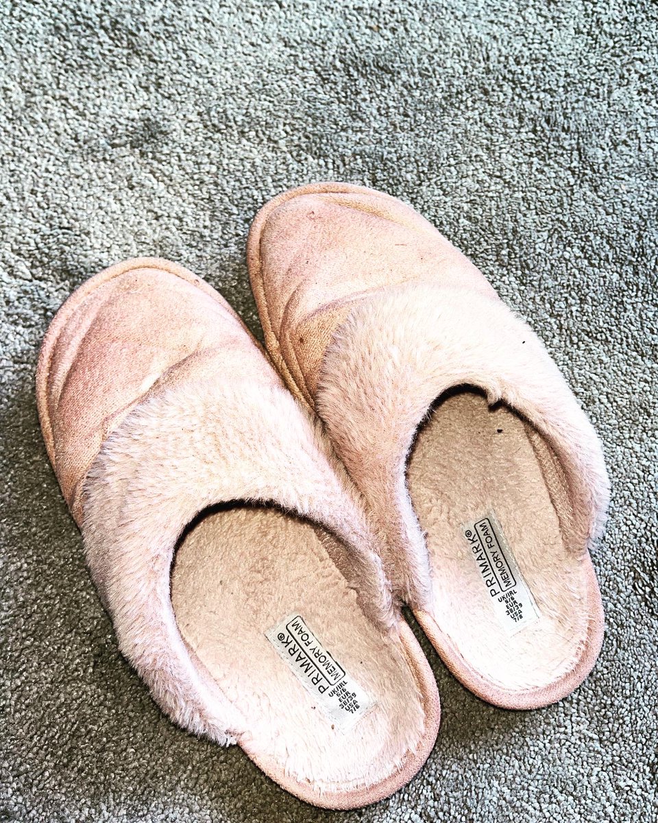 AlexaMcfarlane's tweet photo. These are definitely ready to retire. Who would like to provide them a much needed loving home? #slippers #wornslippers #smellyslippers #footmodel https://t.co/06M6DEpSLI