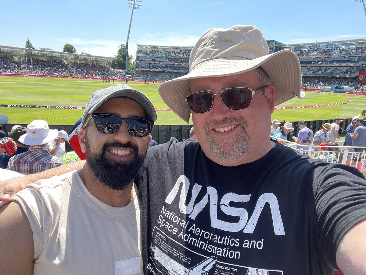 PhilDavison15's tweet photo. @GlinwoodMark Mark, not only do I get the location right this time (Edgbaston), I’m here too!!! You’re over my left shoulder! #vhot #vitalityblast https://t.co/W57puC9Tbr