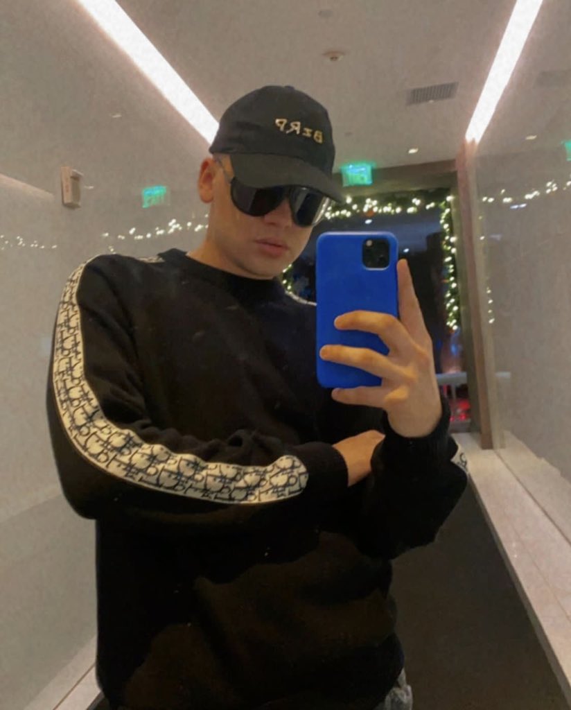 kosluar's tweet image. Se imaginan una sesión de @bizarrap y @keniaos ? 😮‍💨❤️‍🔥