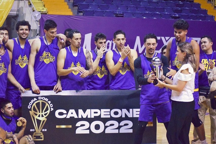 LNBPoficial's tweet photo. 🏆 COPA DORADA 2022 🏆

#Temporada2022 #soon 🔜
#esteesmijuego @LNBPoficial @moltenmex @sisnovamx @puntochg https://t.co/hgTqiDsgjA