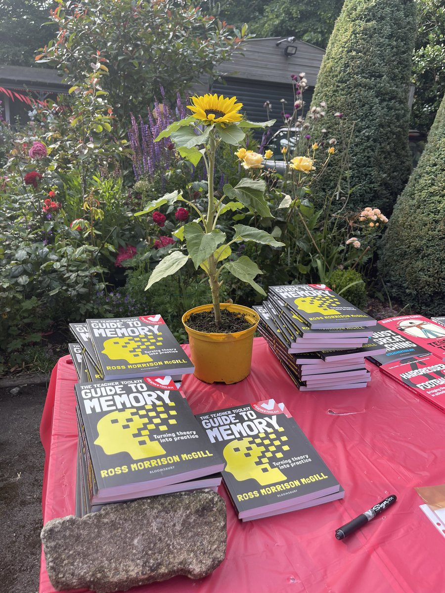 proudHT's tweet photo. Quiz master @chrisdysonHT at an amazing event &amp; book launch for “Guide to Memory” with @RossMcGill @TeacherToolkit thank you for your wonderful hospitality 🙏🏻❤️ Wishing your book lots of success, see you next year, at the latest!! ❤️🙏🏻❤️ https://t.co/bboVl6HBRe