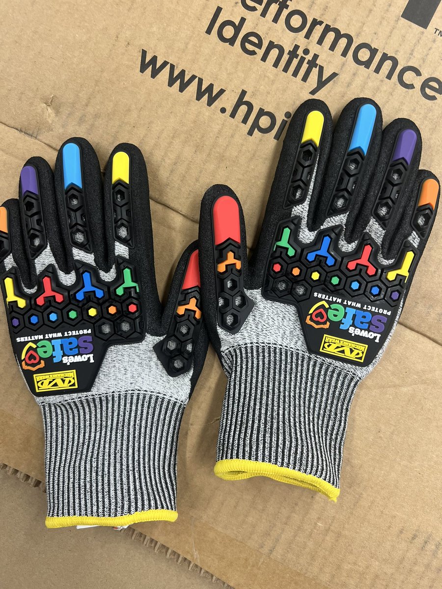 How cute are these work gloves?! <a href="/LowesSafe/">Lowe's Safe</a>
