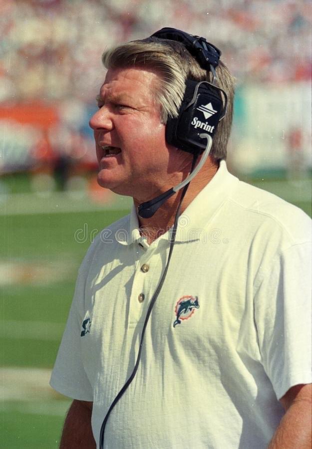 Happy 79th birthday to Jimmy Johnson. former Miami Dolphins Head Coach 