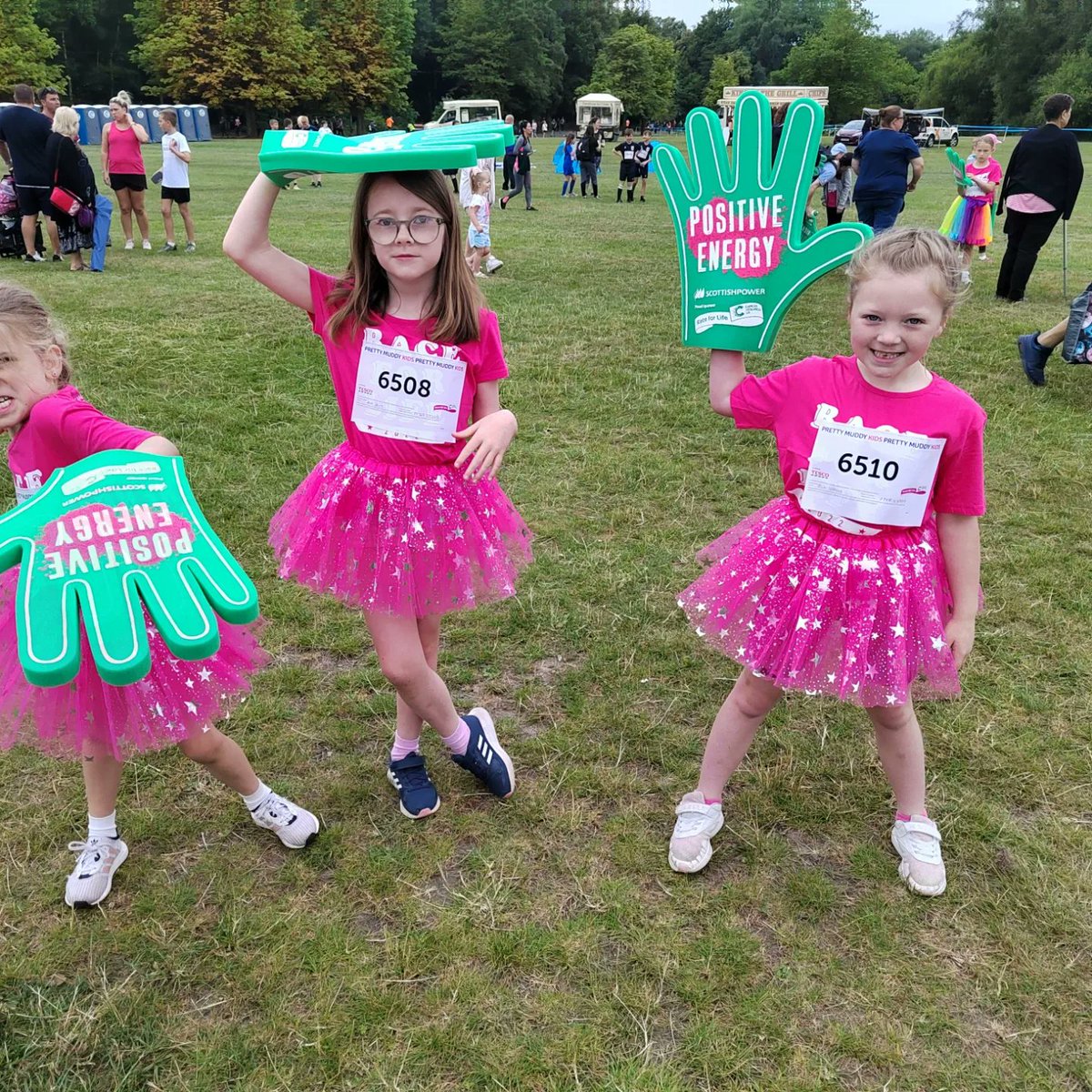 StephDemaine's tweet photo. Pretty Muddy kids 5km completed and money raised for cancer research...
Flora, Matilda and Eva #SmashedItGirls @HelmshoreSchool https://t.co/0W6joYCCys https://t.co/pjokRpLC6n