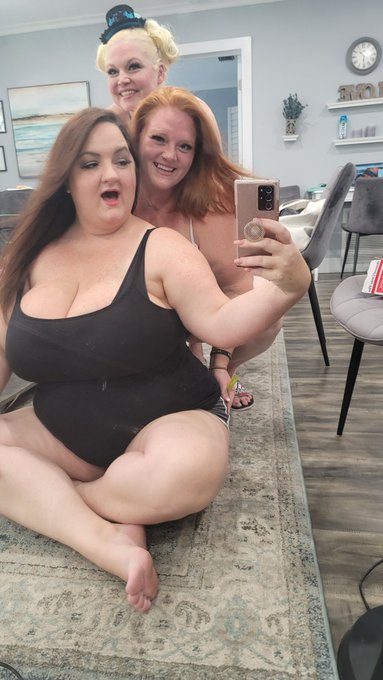 Having fun in Miami! I love staying with models. @BbwJulieGinger1 @princess_havoc https://t.co/CMm1a<a href="/tag/porncrush"class="tags"><span>#porncrush</span></a>