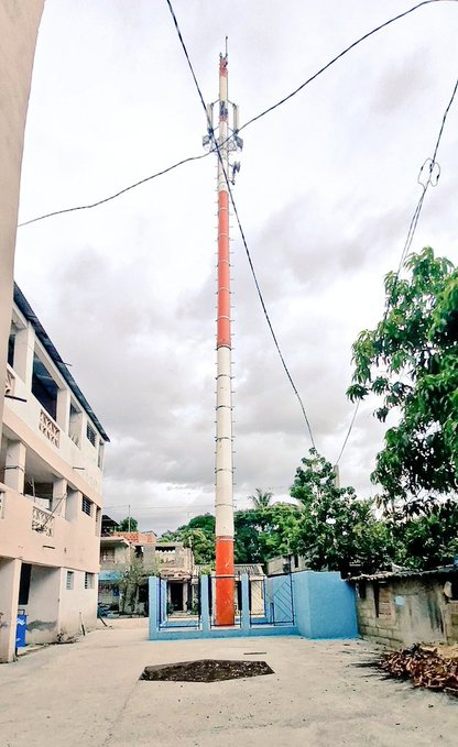 Torres de comunicaciones de nuevo tipo se despliegan para mejorar servicios de telecomunicaciones. #CubaViveYTrabaja <a href="/ETECSA_Cuba/">ETECSA</a> Por más servicios con calidad #CubaPorLaPaz #CubaEsAmor