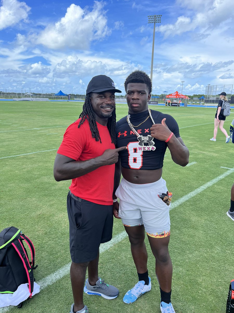 Great seeing my boy @gibson_jerrick today. Kid is electrifying and explosive!! It’s a reason why he’s the #1 back in the 2024 class!! @ImgRBCoachMike @UANextFootball @TheUCReport @CraigHaubert @DemetricDWarren