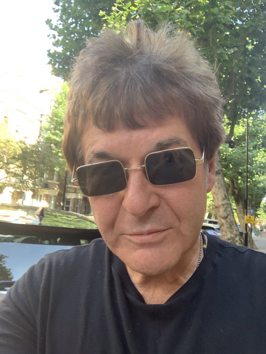 Clem Burke tweet media