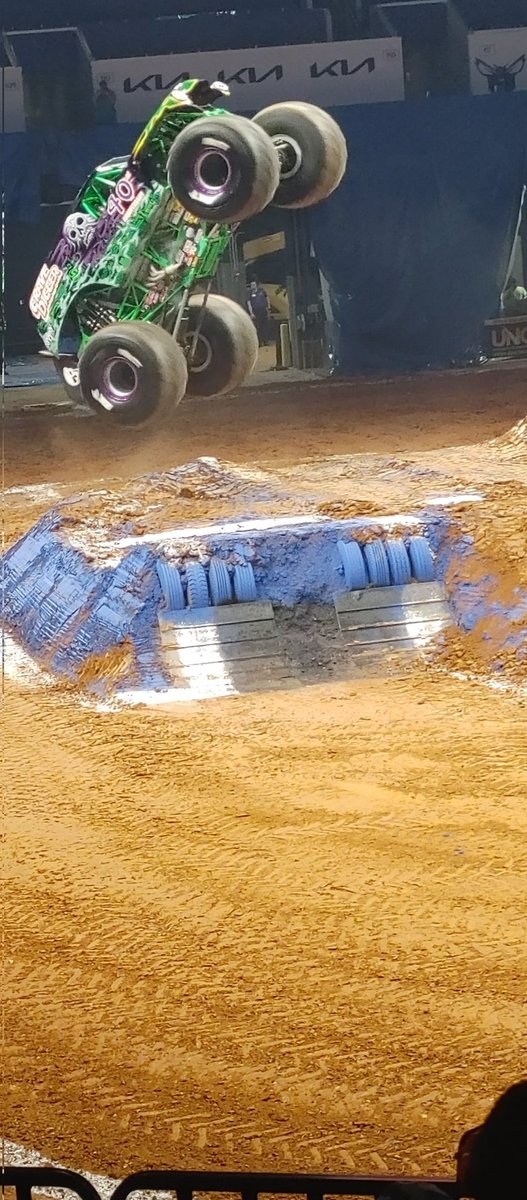 CANDACE_INC's tweet image. #GraveDigger
#EarthShaker
#MonsterJam