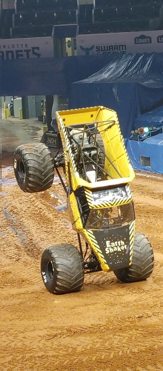 CANDACE_INC's tweet image. #GraveDigger
#EarthShaker
#MonsterJam