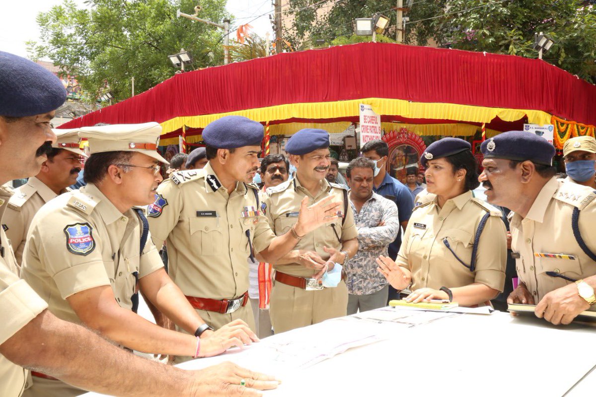 Reviewed Lashkar Bonalu arrangements at Ujjaini Mahankali temple in secunderabad.Inspected queue lines,route maps & instructed traffic, L&O to remain alert. To facilitate the devotees, 3500 police personnel,including SHE teams & mufti teams, were deployed.