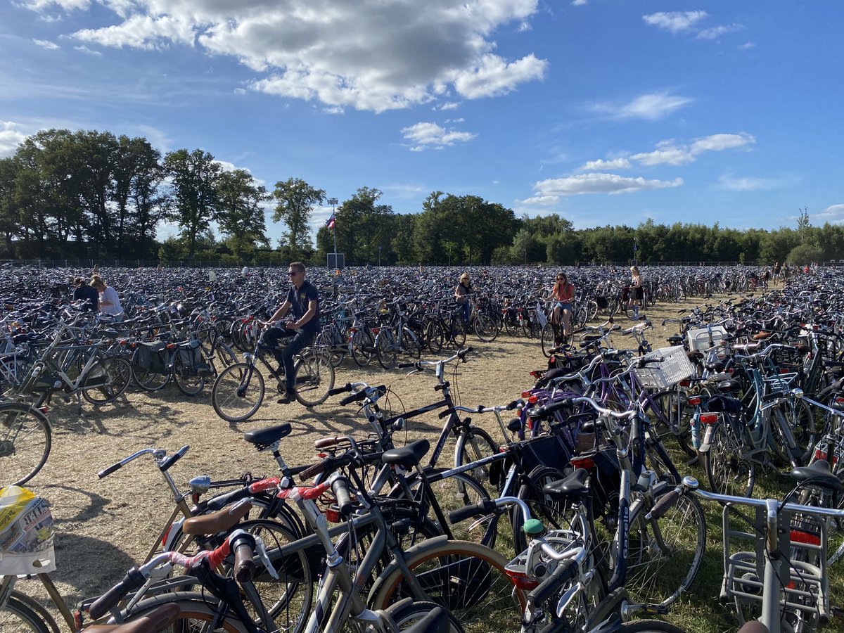 Vandaag met collega’s de Zwarte Cross bezocht. Wat een prachtig groots event. Respect voor Ronnie Degen en zijn crew.