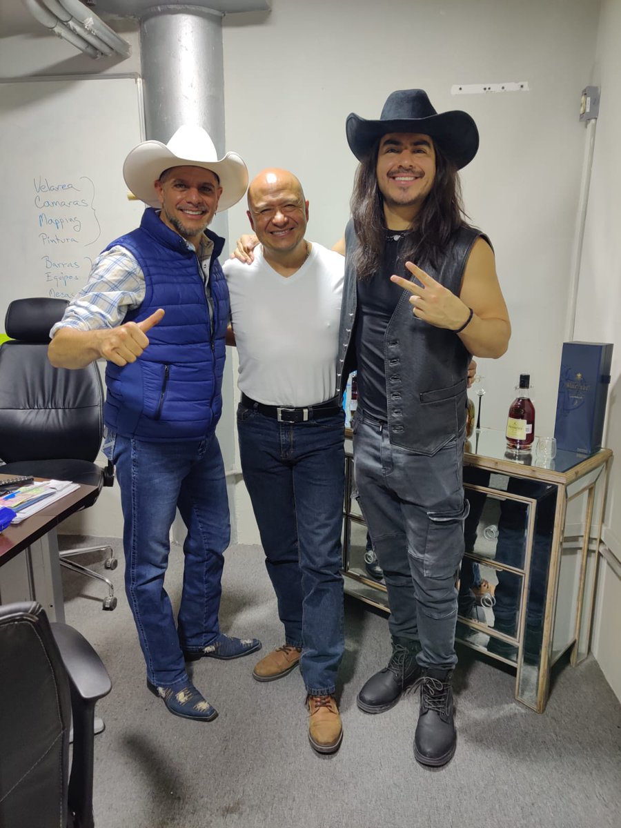 Wrepresentante's tweet photo. Este 30 de julio estará llena de sorpresas la presentación de Edwin Luna y La Trakalosa de Monterrey @puntourbanovenue 
#Trakalosa #trakalosademonterrey #edwinluna
#rafamercadante
#reygruperoforever
#puntourbanovenue #musica #concierto #music #musicabanda https://t.co/cTacOaamEX
