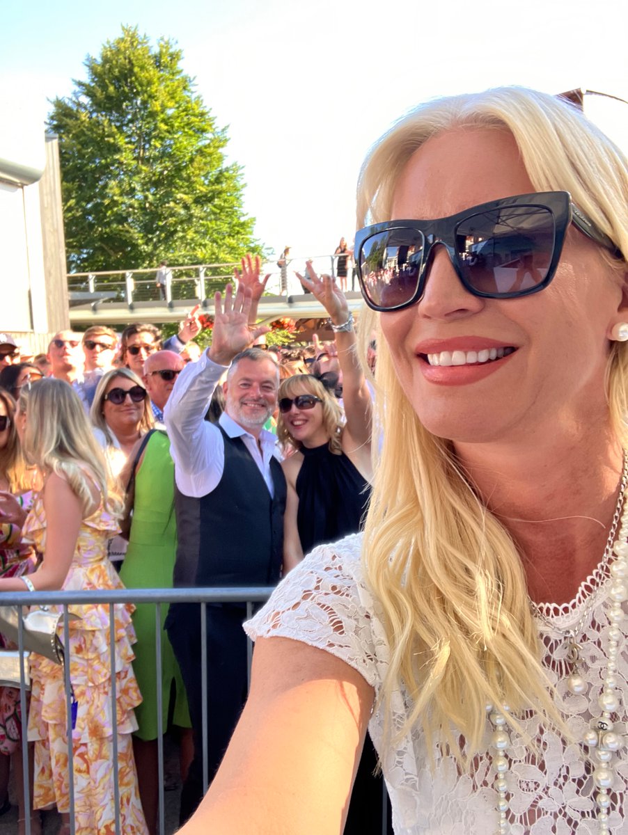 This time last week <a href="/NewmarketRace/">Newmarket Racecourse</a> <a href="/denise_vanouten/">Denise Van Outen ⚡️</a>