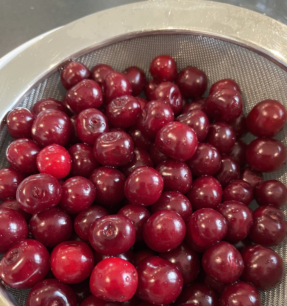 Minneapolis, did you know you can just pick cherries for free in North Commons park?