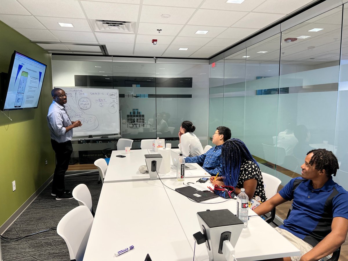 FITCInc's tweet photo. #Alirtify Interns kicking off the summer session at #FITCI's ROOT this Friday. Check out Alirtify's #startup story at https://t.co/VG4bi50IQf https://t.co/VVysZ47eAF