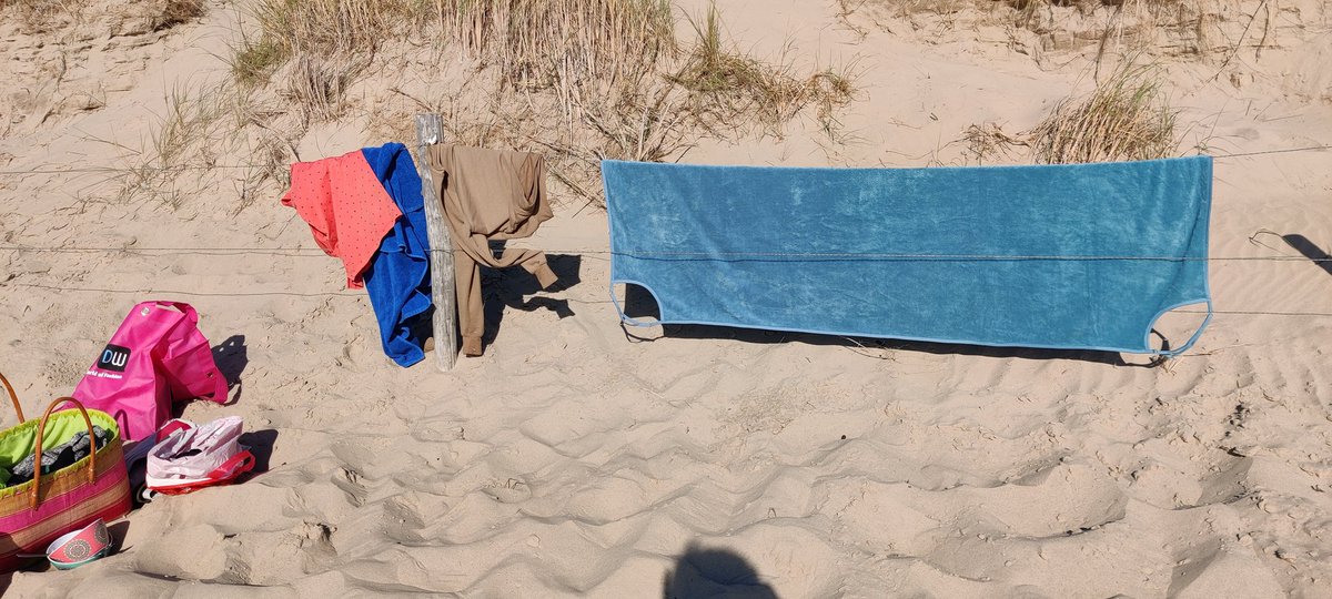 WendyWeel's tweet photo. Lekker op het strand met #knuffeldeken #strandjurk van #Optidee 🌞🤸‍♀️ https://t.co/39apa8F8NL