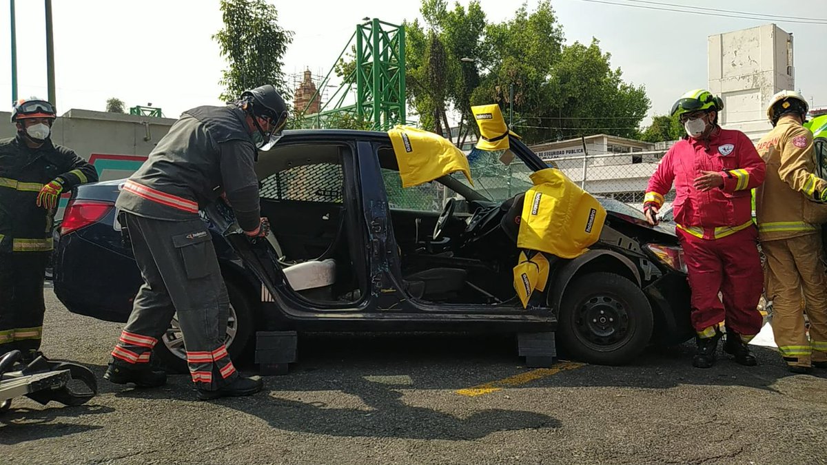 UMPCyBZ's tweet photo. Participaron dependencias como: @SEMAR_mx, @CruzRoja_MX, #SUEM, @PCIVILQRO, @PCYBOMGDL, @Bomberos_CDMX, entre otros.

Destacamos el apoyo de @DespaMx para está actividad. https://t.co/Ele6OBk1fY