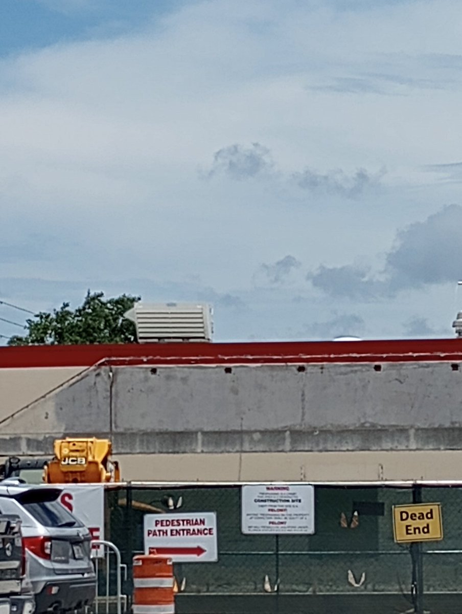 MalibuInvest's tweet photo. $COST #ChannelCheck #BuildBackBigger expanding this location by at least 20,000sf and $20m @MalibuInvest fave retailer https://t.co/wDjB5gaAkG