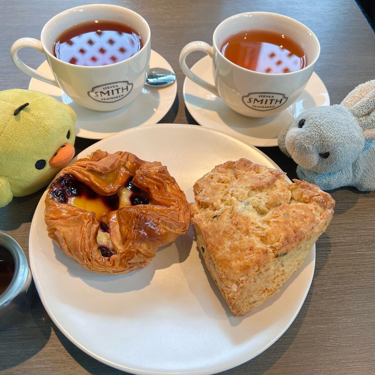 chris_j1002's tweet photo. 連続二日SMITH TEAを飲む🫖
お茶美味しい〜スコンも美味しいです♡(*´ω`*) #Portland #smithtea https://t.co/LuBdNgMqYn