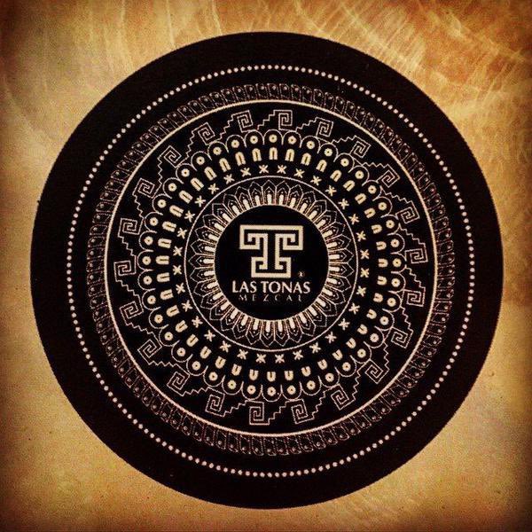 Disfrutemos el hoy! LAS TONAS MEZCAL #mezcalartesanal #mitla #sandionisio #coyote #umbe #jaguar #embées #serpiente #umbeel #lastonasmezcal