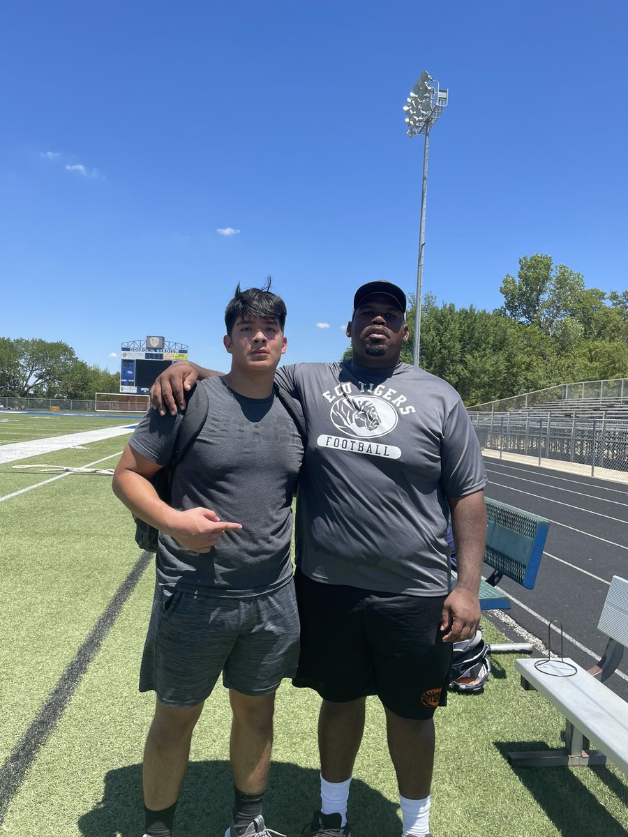 EliRaya5's tweet photo. Had an amazing time at the @ECUTigersFB  camp today‼️thank you @LitrentaJohn for the invite it was a hot but I learned a lot! @ECUCoachKMac @RylandWidener99 @Coach_Bode @FarleyJake @Coach_Houston https://t.co/kICdjHPXkL