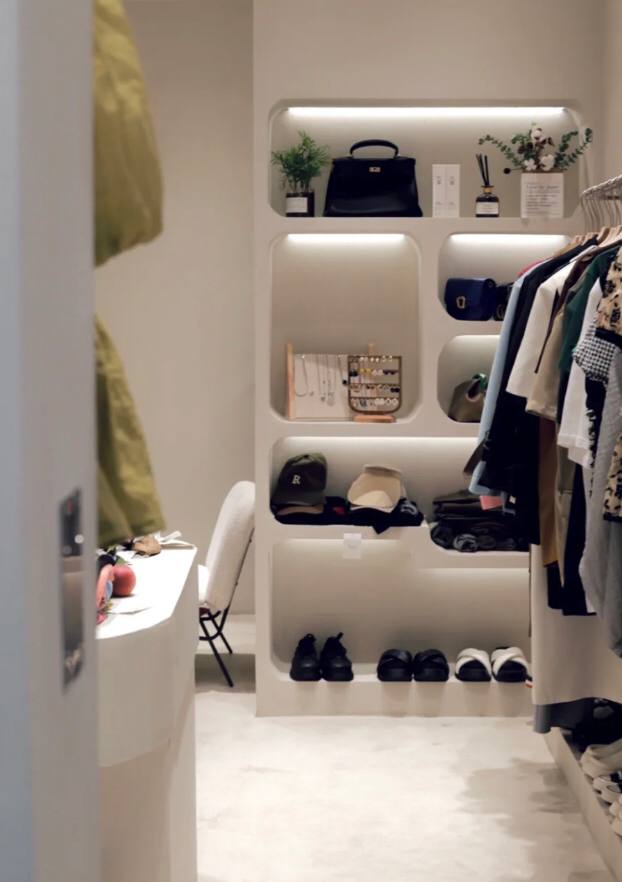 kirecrespo's tweet photo. #ClothingAccessories #Partofwork #Myhappiness 
#working🌈🛍️🛍️🧶🧵 https://t.co/EUlHgdas8X