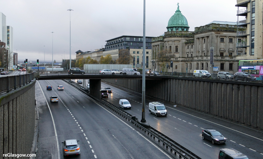 culturaltutor's tweet photo. This is why so many cities don't seem particularly suitable for people, both in how they look and how they can be used.

Because they haven't been designed for people, they've been designed for cars. https://t.co/KNcQtWOx01