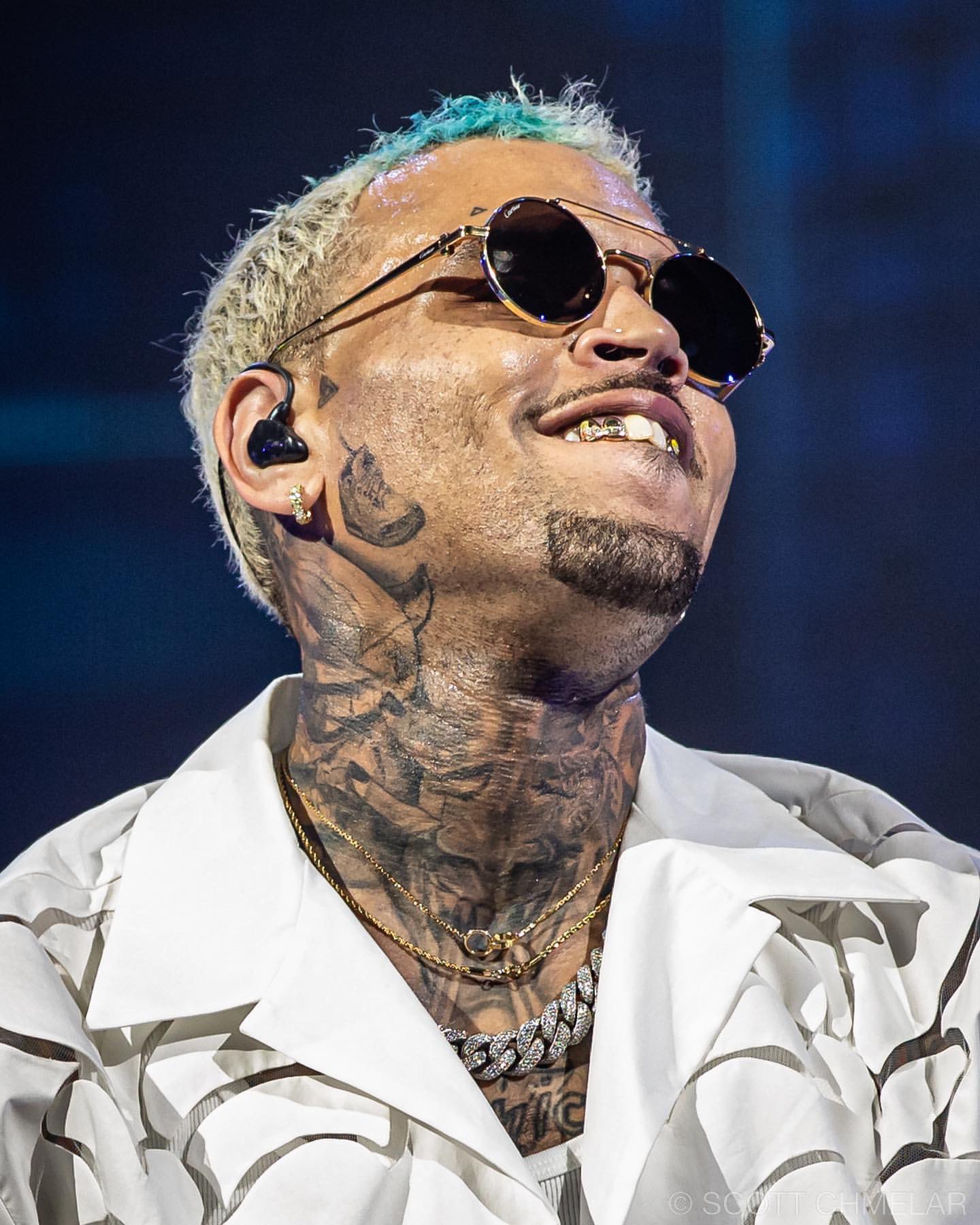 Chris Brown Live on X: "📸: Chris Brown performing at #OneOfThemOnesTour in  Raeigh, NC. https://t.co/7eeWWM4paV" / X