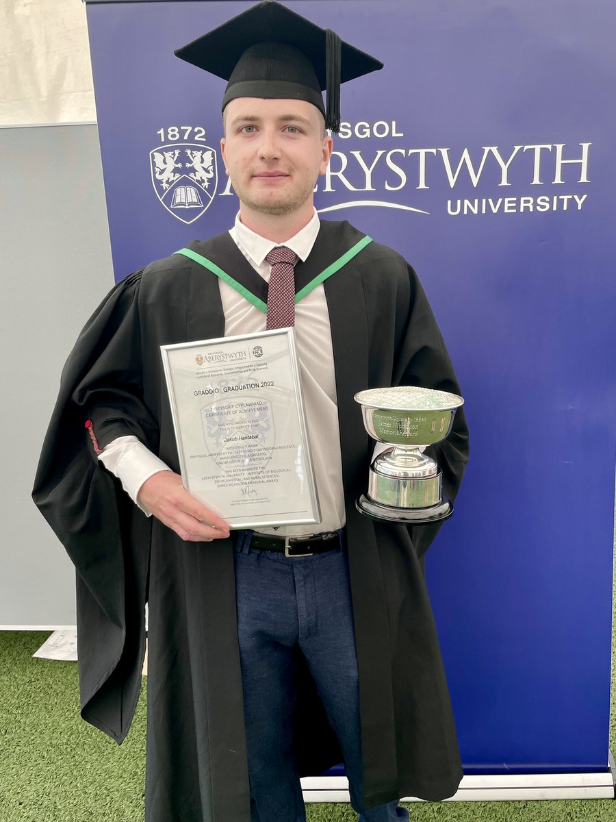 JakubHantabal's tweet image. And just like that, I graduated from Aberystwyth University with a First class honours, and also a James Nicholson memorial award for student impact. The three years of my studies have been a great experience, and I am incredibly thankful to everyone who supported me throughout!