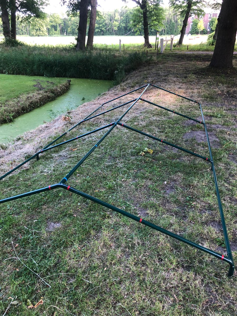 Na in de loop van het jaar samen bedenken wie, wat en waar, overleg met medeorganisator, samenwerkers en het regelen van overige zaken, nu het fysieke werk 💪. Start opbouw om jullie morgen om 12.30 uur over de oprijlaan te kunnen zien toestromen voor een prachtige festivaldag.