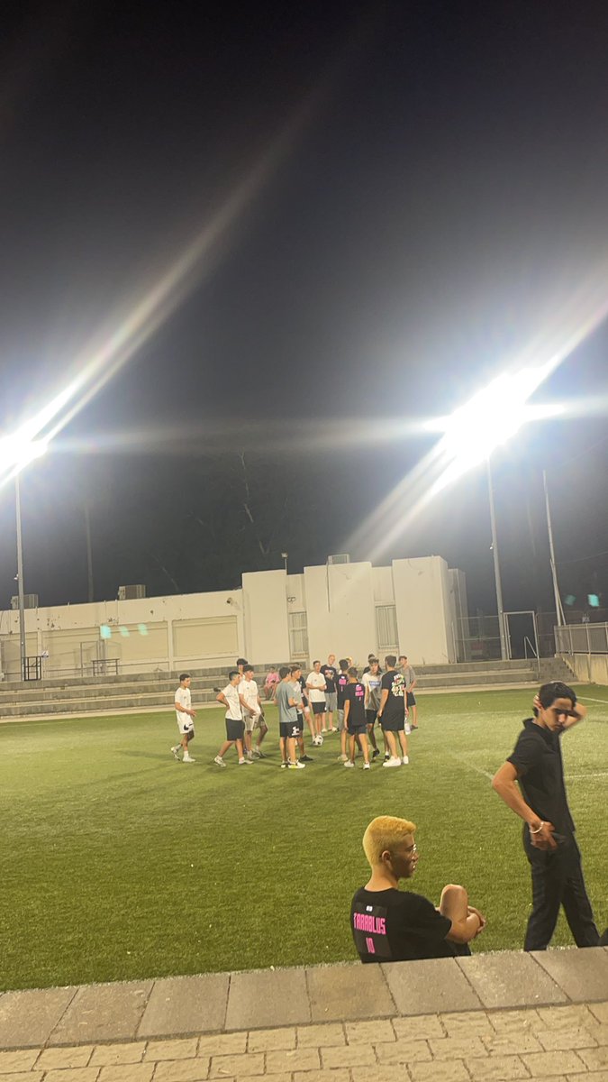 noammor555's tweet photo. כמה בנים מפגרים מאחד עד שהם רבים שעה על השעון אם היה חוץ או לא https://t.co/0xRVAcRDav