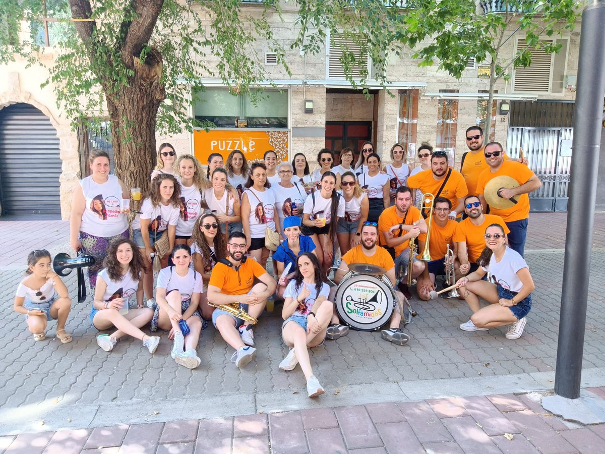 SolfamidasAldea's tweet photo. Continuamos el fin de semana en Moral de Calatrava para amenizar la despedida de Mari Carmen🎺🎶

Esperamos que hayáis disfrutado mucho👏

#CharangaLosSolfamidas https://t.co/0xi9nm7XEE