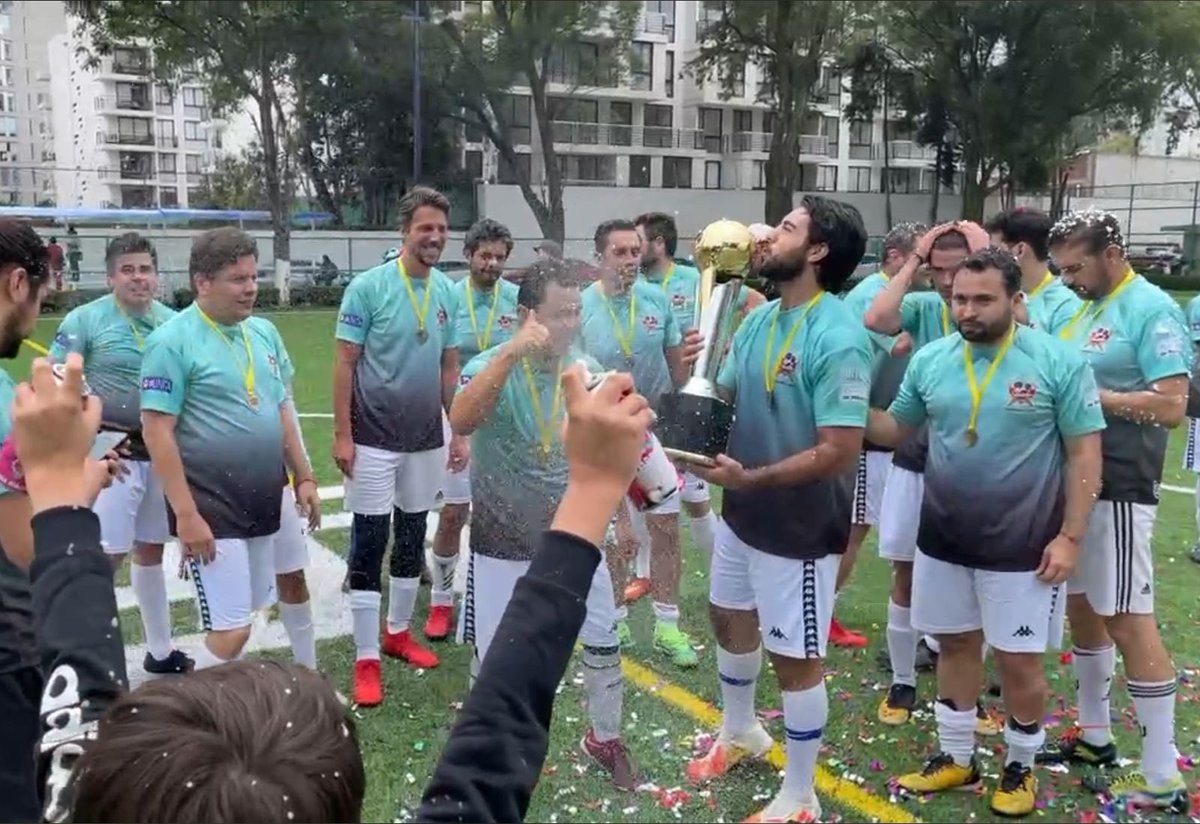 😬 🎶 ¡Y ya lo veeen, y ya lo veeeen, somos campeones otra vez! 🎶🥹

¡Una vez más, retumbó el Riiiitmo menta suave! 🥁🥇