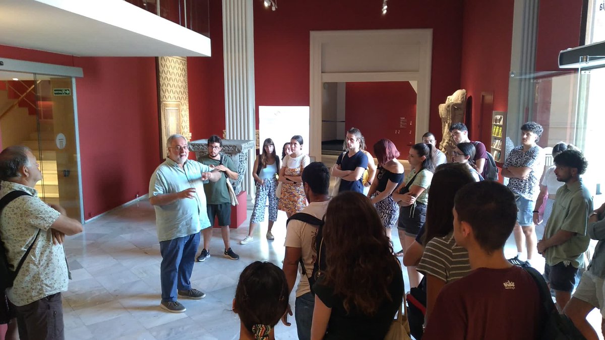 macarqueologia's tweet photo. Avui els participants en els 76è #CursEmpúries han visitat el #MACarqueologia a Barcelona.
Els ha rebut el director del museu, Jusèp Boya, i han visitat l’#ExpoNaufragis acompanyats de Rut Geli, responsable del #MACcasc i comissària de la mostra. https://t.co/EDTfLNQ3aF
