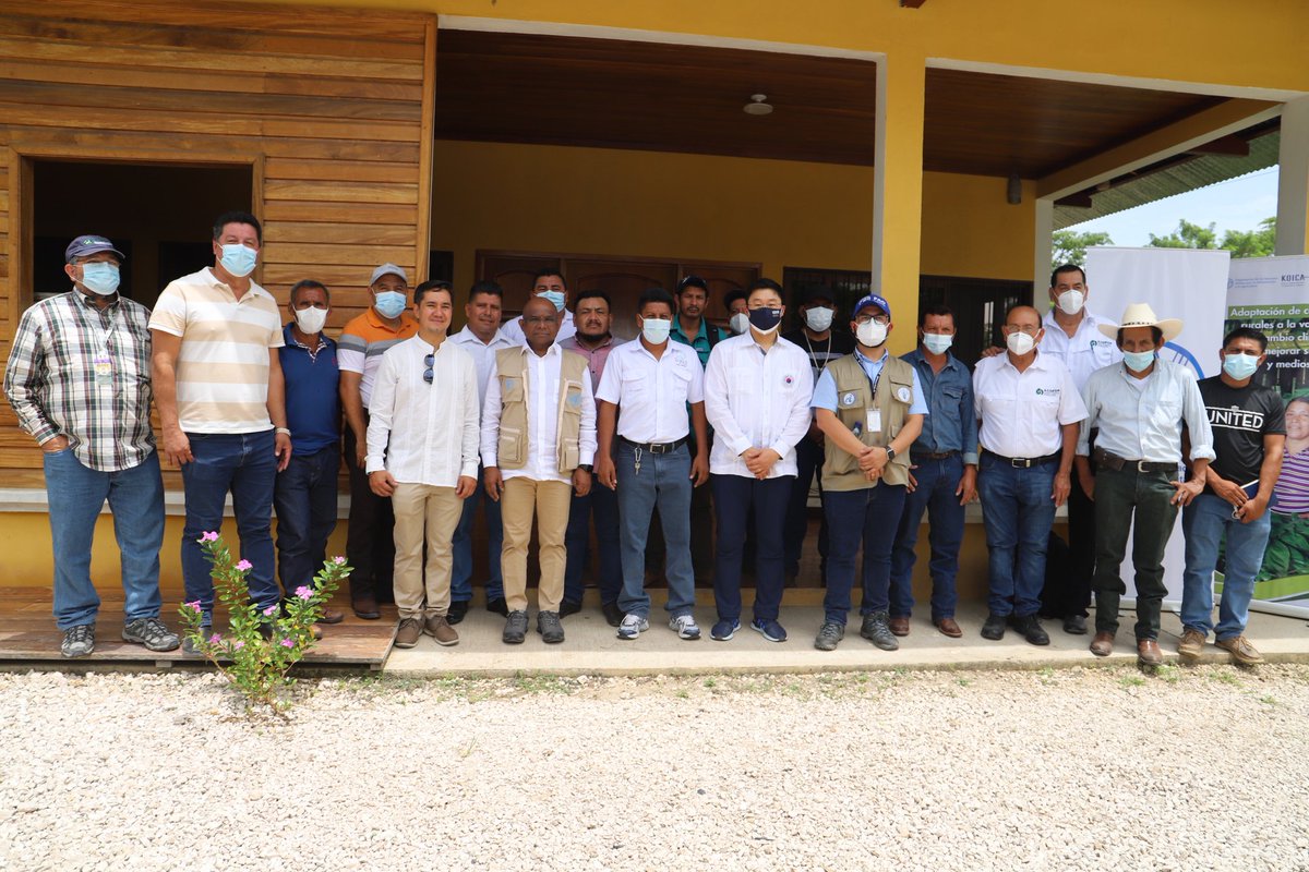 FAO Guatemala (@faoguatemala) on Twitter photo El <a href="/UN_PGA/">UN GA President</a> visitó Petén para conocer acciones de adaptación y resiliencia al cambio climático en asociaciones de productores agroforestales en <a href="/ACOFOP/">ACOFOP</a>.
El proyecto es implementado por FAO en apoyo al <a href="/MagaGuatemala/">MAGA Guatemala</a> e <a href="/inabguatemala/">INAB Guatemala</a>, y financiado por #KOICA🇰🇷. El <a href="/UN_PGA/">UN GA President</a> visitó Petén para conocer acciones de adaptación y resiliencia al cambio climático en asociaciones de productores agroforestales en <a href="/ACOFOP/">ACOFOP</a>.
El proyecto es implementado por FAO en apoyo al <a href="/MagaGuatemala/">MAGA Guatemala</a> e <a href="/inabguatemala/">INAB Guatemala</a>, y financiado por #KOICA🇰🇷.