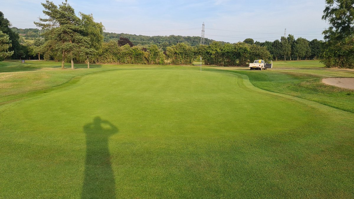 w83mulrooney's tweet photo. Evening water of the hot spots @GolfBarr keeping the greens healthy during this heat wave #greenkeeper #golfcourse #handwatering https://t.co/GbN3fGIve4