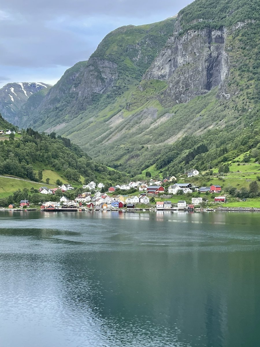 I visited Norway and fell in love with this city. Flam. Gorgeous.