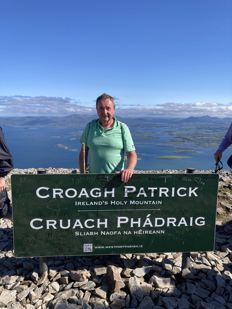 Táimid anseo. Is maith a bheith ar ais

We are here, it is good to be back 

#croaghpatrick #reeksunday