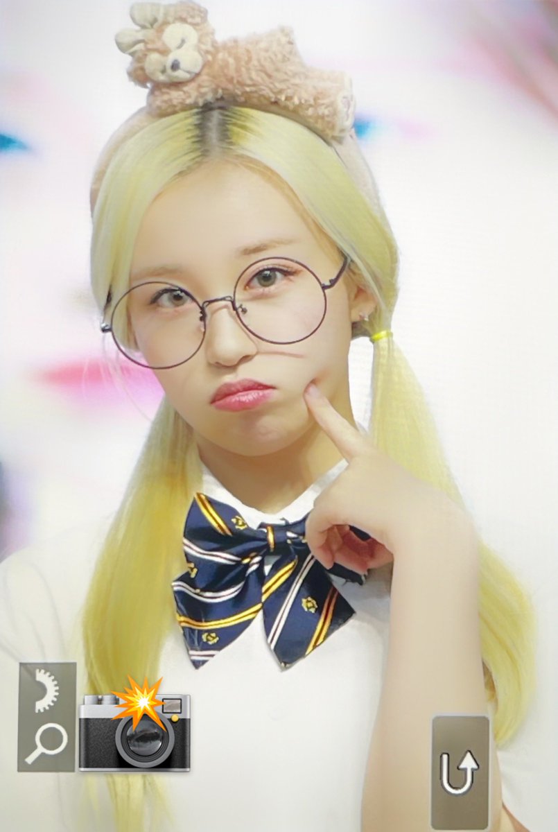 220731
안경 잘 어울려🤓
#우아 #소라 #SORA #wooah