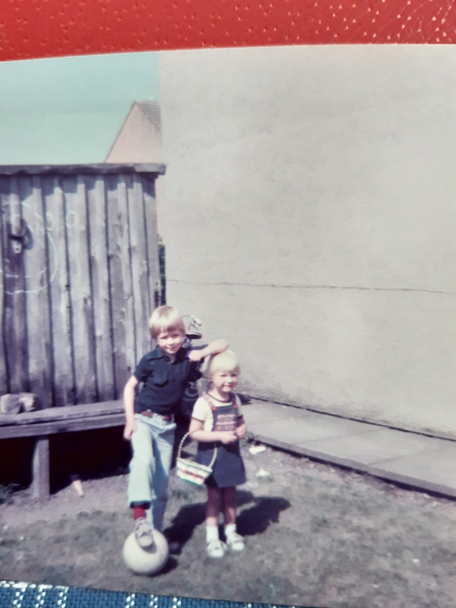 hanger_jo's tweet photo. Happy 50th Birthday to my big brother @FK4039 you’re ok I suppose 🎂💙 https://t.co/E1FFnYxAa3