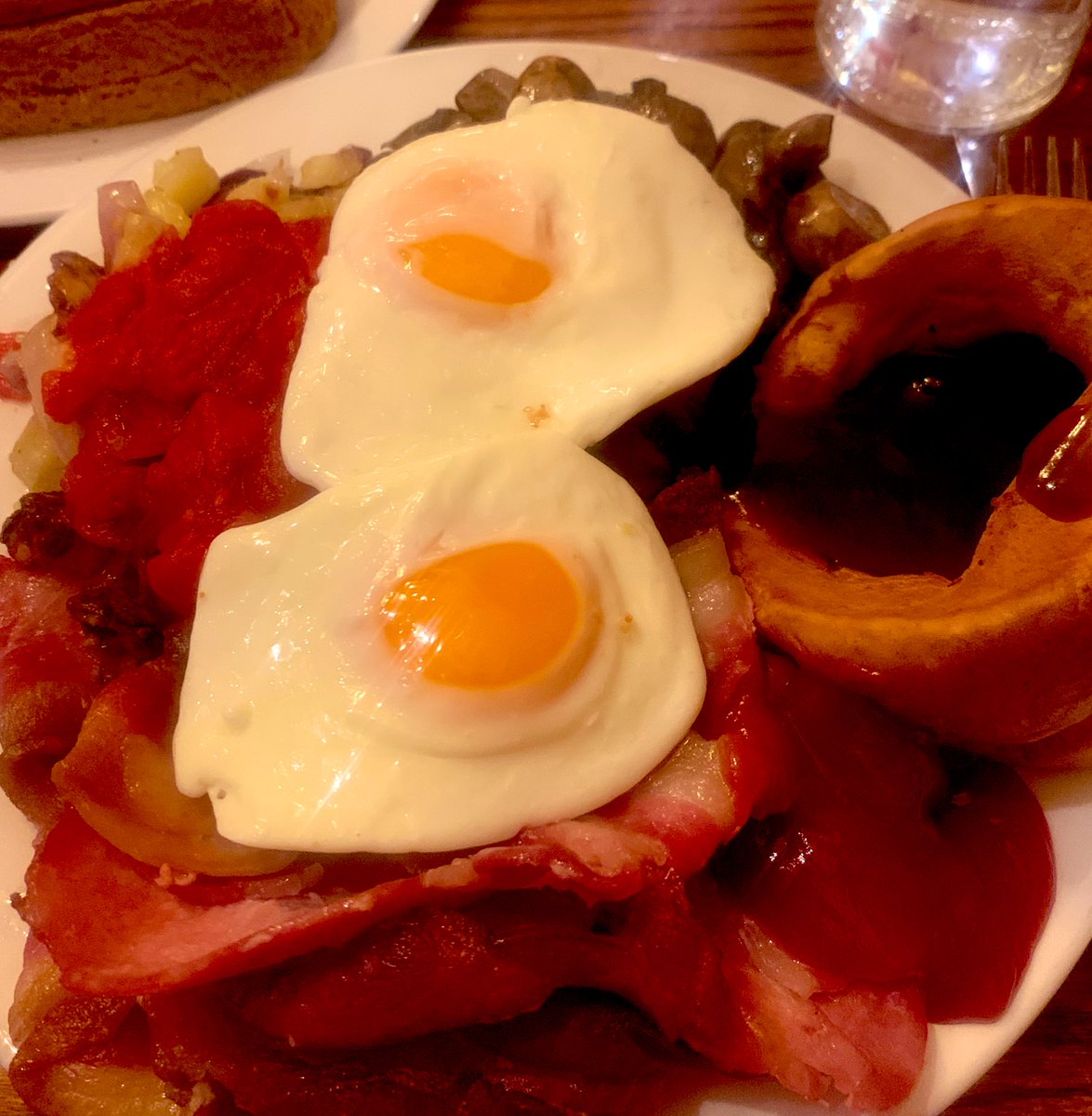 It’s time for another fabulous breakfast <a href="/tobycarvery/">Toby Carvery</a> this morning.. it’s busy again… someone remind me to get here earlier on a Sunday. Not complaining though because there is loads of perfectly cooked food ready to go. #greatfood #nightshift #supper